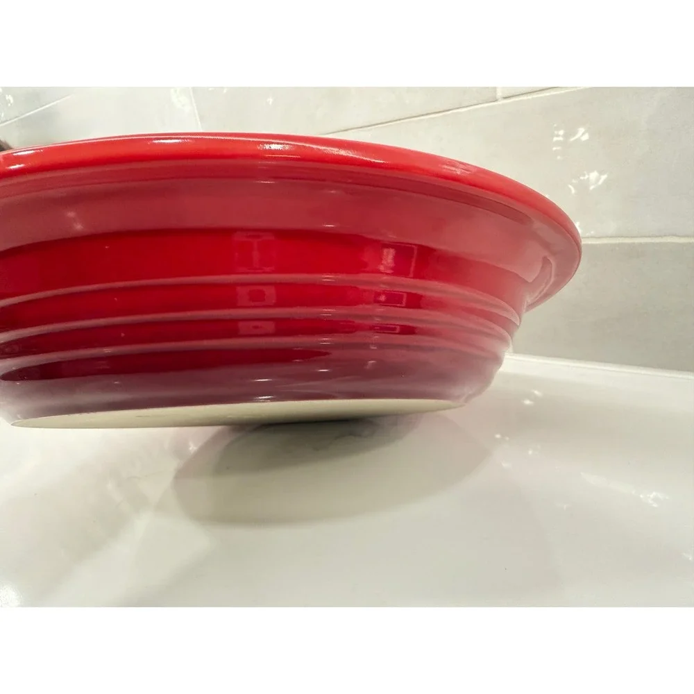 Le Creuset Stoneware Heritage Scalloped Pie Dish 9 Inch Cherry Red 14-41